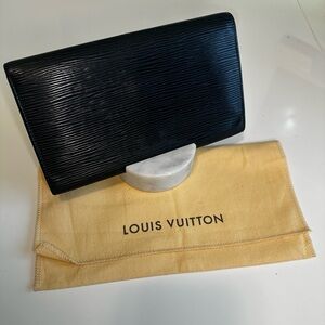 AUTHENTIC Louis Vuitton Black Epi Porte Tresor International Trifold Wallet